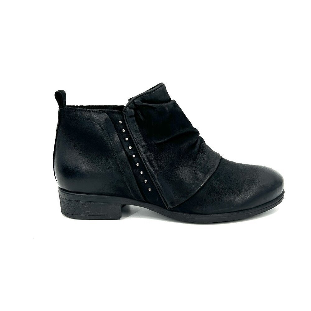 MIZ MOOZ Women's Black Leather SNAP Studded Side Zip Ankle Booties Shoes Size 9